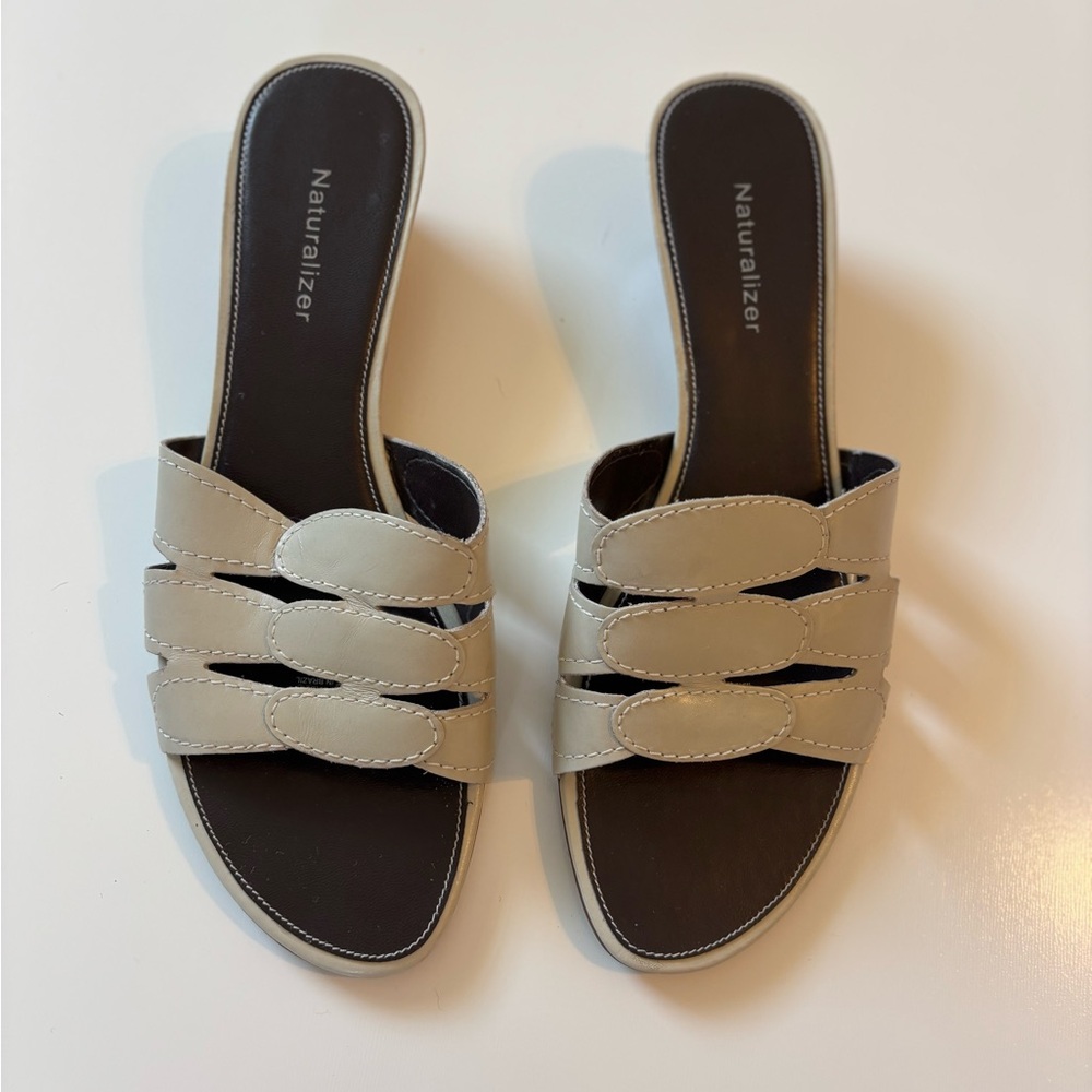 Naturalizer Beige Strappy Slide Sandals